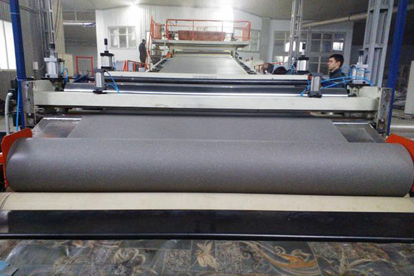 PVC composite floor leather extrusion machine3